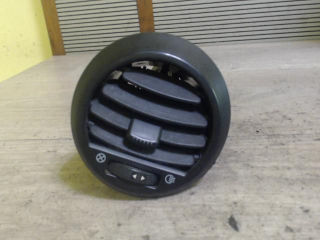 bontott CHEVROLET NUBIRA Középső Jobb Szellőző