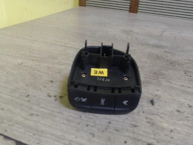 bontott CHEVROLET NUBIRA Rádió / CD Kapcsoló