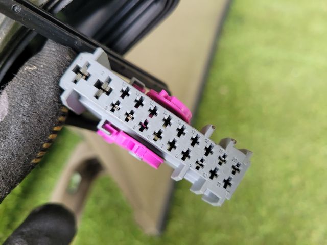 bontott CHEVROLET ORLANDO Bal hátsó Ajtó (Részeivel)