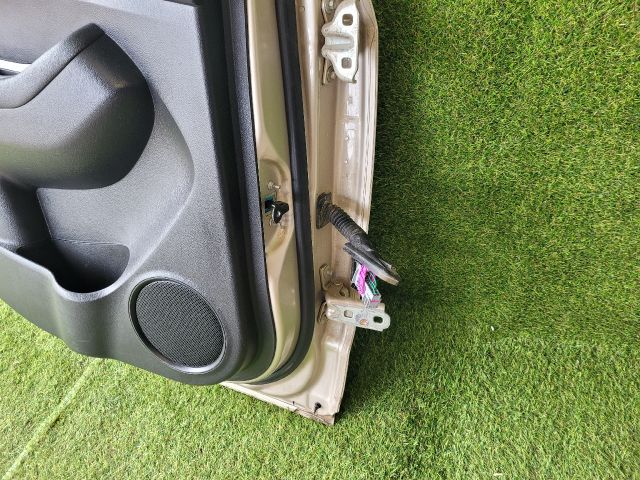 bontott CHEVROLET ORLANDO Bal hátsó Ajtó (Részeivel)