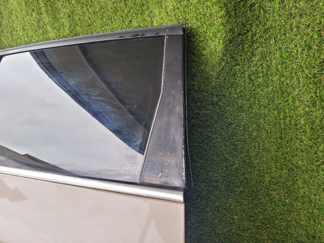 bontott CHEVROLET ORLANDO Bal hátsó Ajtó (Részeivel)