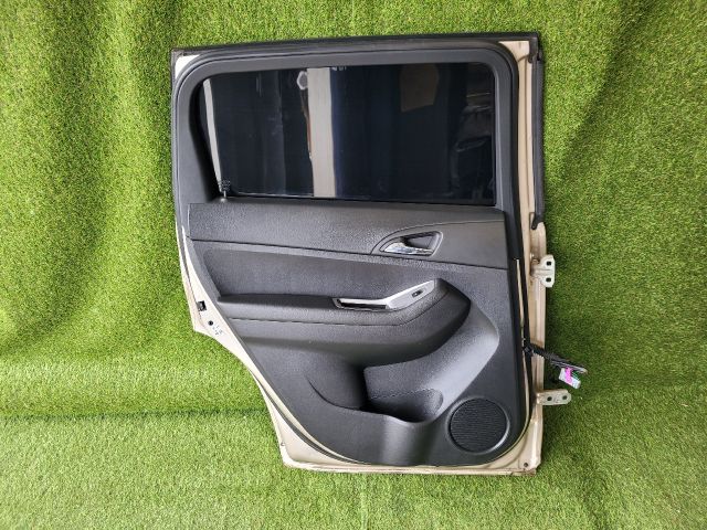 bontott CHEVROLET ORLANDO Bal hátsó Ajtó (Részeivel)