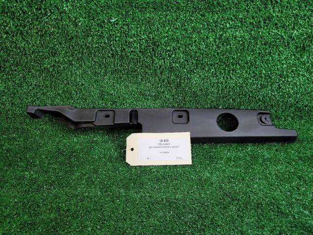 bontott CHEVROLET ORLANDO Bal Sárvédő Csavar Burkolat