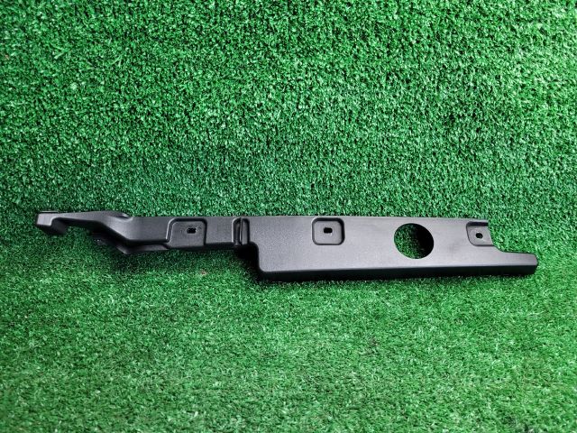 bontott CHEVROLET ORLANDO Bal Sárvédő Csavar Burkolat