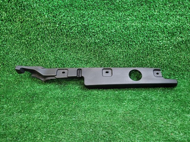 bontott CHEVROLET ORLANDO Bal Sárvédő Csavar Burkolat