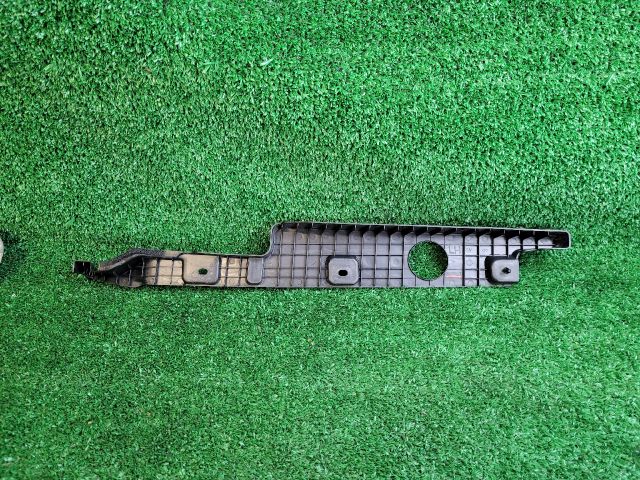 bontott CHEVROLET ORLANDO Bal Sárvédő Csavar Burkolat