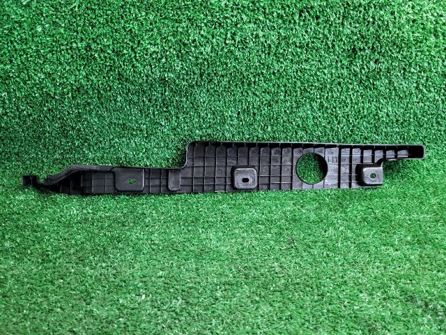 bontott CHEVROLET ORLANDO Bal Sárvédő Csavar Burkolat