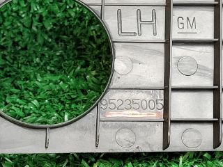 bontott CHEVROLET ORLANDO Bal Sárvédő Csavar Burkolat