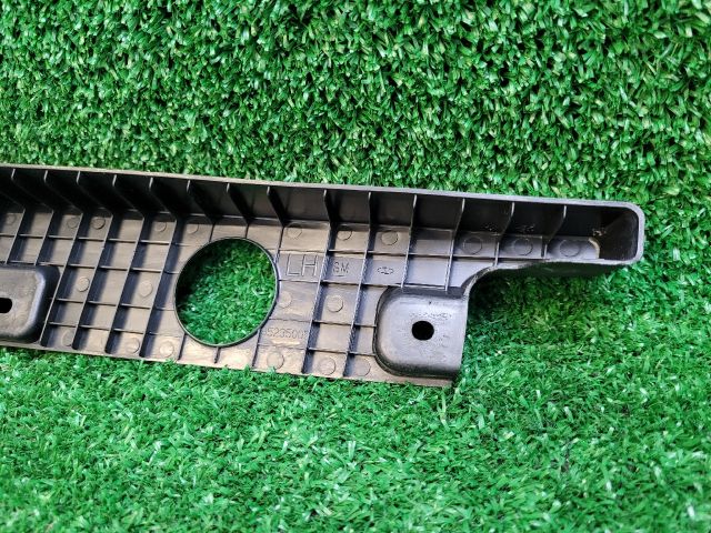 bontott CHEVROLET ORLANDO Bal Sárvédő Csavar Burkolat