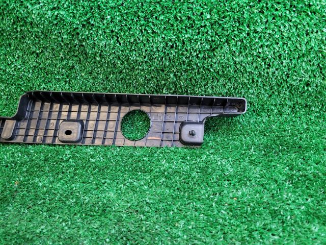 bontott CHEVROLET ORLANDO Bal Sárvédő Csavar Burkolat