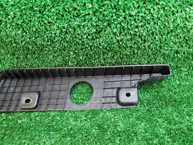 bontott CHEVROLET ORLANDO Bal Sárvédő Csavar Burkolat