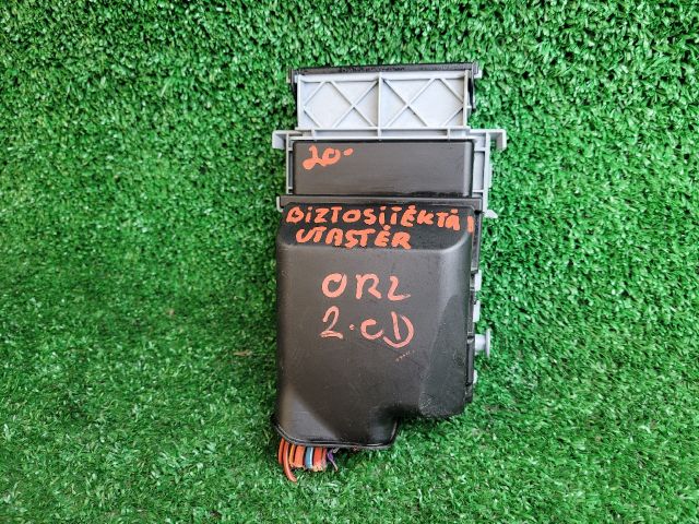 bontott CHEVROLET ORLANDO Biztosítéktábla Utastér