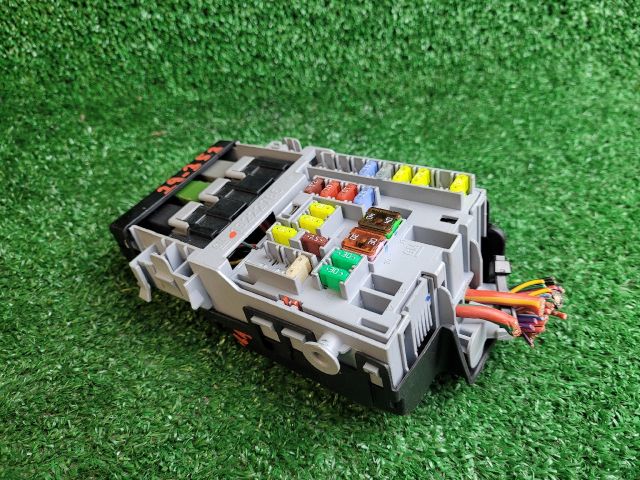 bontott CHEVROLET ORLANDO Biztosítéktábla Utastér