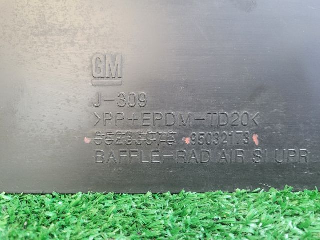 bontott CHEVROLET ORLANDO Felső Hűtő Légterelő