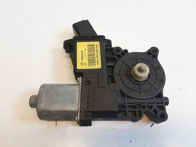 bontott CHEVROLET ORLANDO Jobb első Ablakemelő Motor