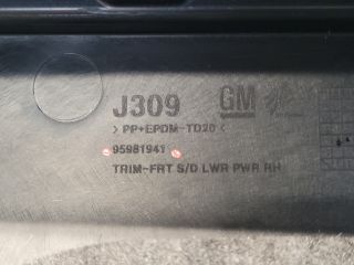 bontott CHEVROLET ORLANDO Jobb első Ajtó Kárpit