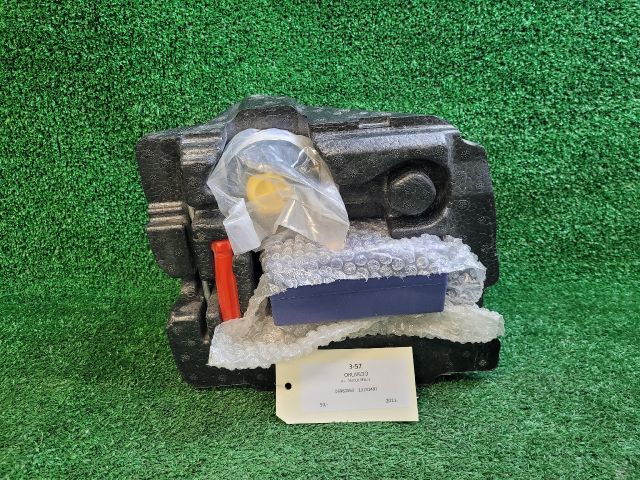 bontott CHEVROLET ORLANDO Jobb hátsó Tároló Rekesz