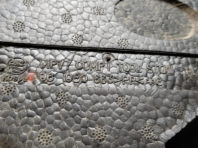 bontott CHEVROLET ORLANDO Jobb hátsó Tároló Rekesz