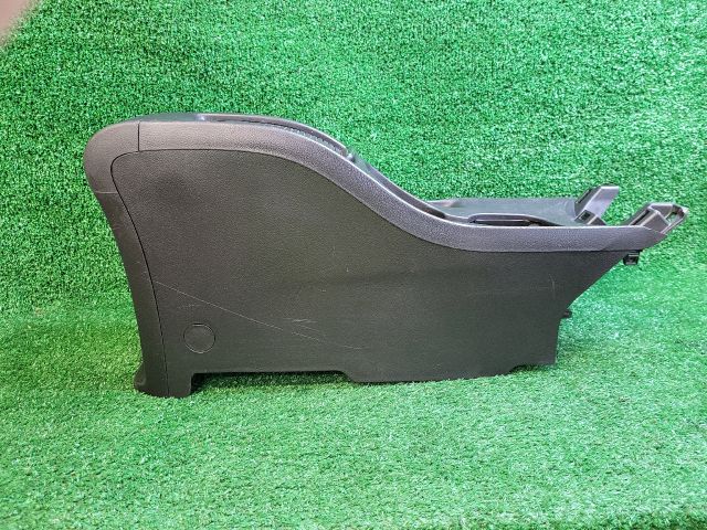 bontott CHEVROLET ORLANDO Könyöklő