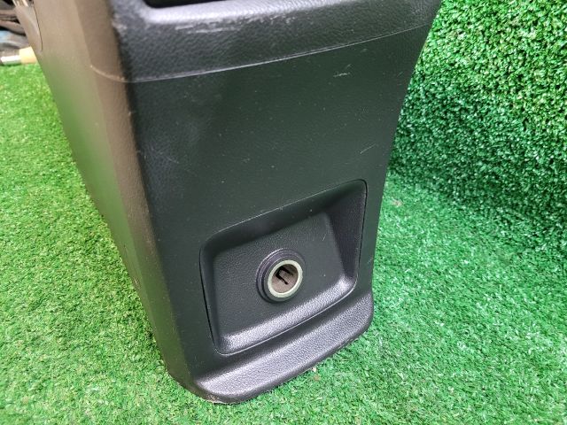 bontott CHEVROLET ORLANDO Könyöklő