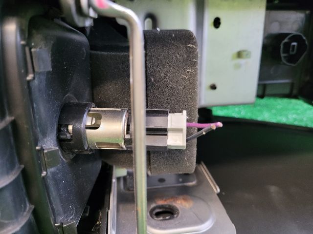 bontott CHEVROLET ORLANDO Könyöklő