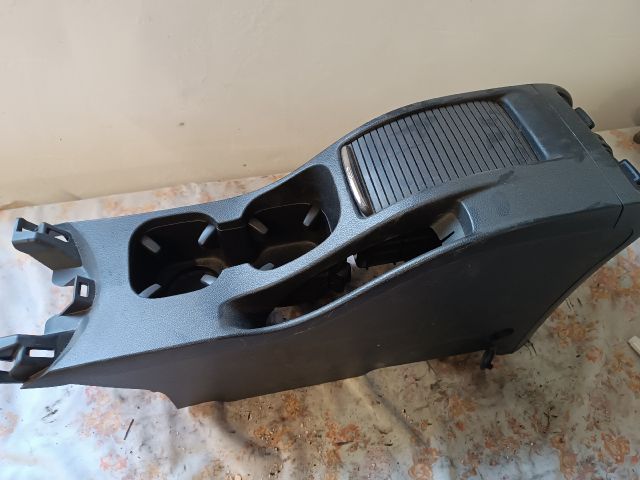 bontott CHEVROLET ORLANDO Középkonzol Keret