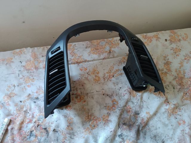 bontott CHEVROLET ORLANDO Középső Szellőző