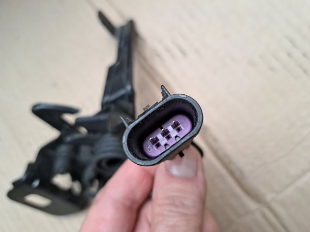 bontott CHEVROLET ORLANDO Motorháztető Zárszerkezet