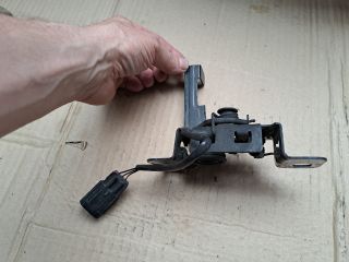 bontott CHEVROLET ORLANDO Motorháztető Zárszerkezet