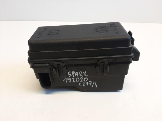 bontott CHEVROLET SPARK Biztosítéktábla Motortér