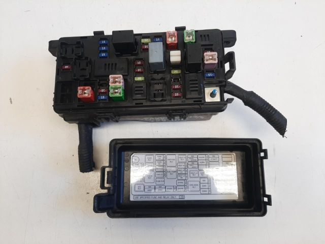 bontott CHEVROLET SPARK Biztosítéktábla Motortér