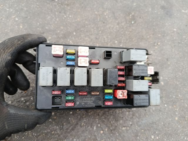 bontott CHEVROLET SPARK Biztosítéktábla Motortér