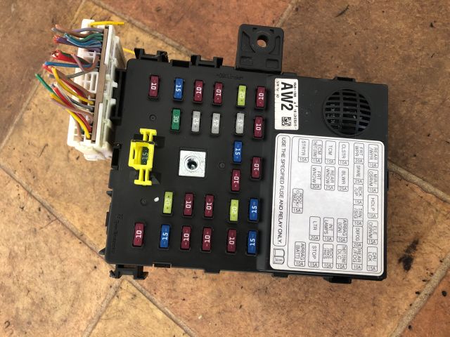 bontott CHEVROLET SPARK Biztosítéktábla Utastér