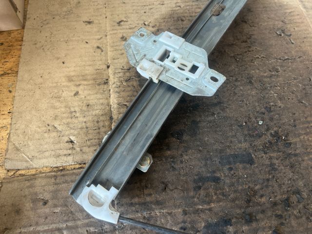 bontott CHEVROLET SPARK Jobb első Ablakemelő Szerkezet (Mechanikus)