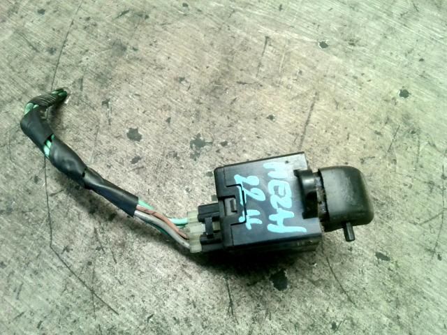 bontott CHEVROLET TACUMA Bal hátsó Ablakemelő Kapcsoló