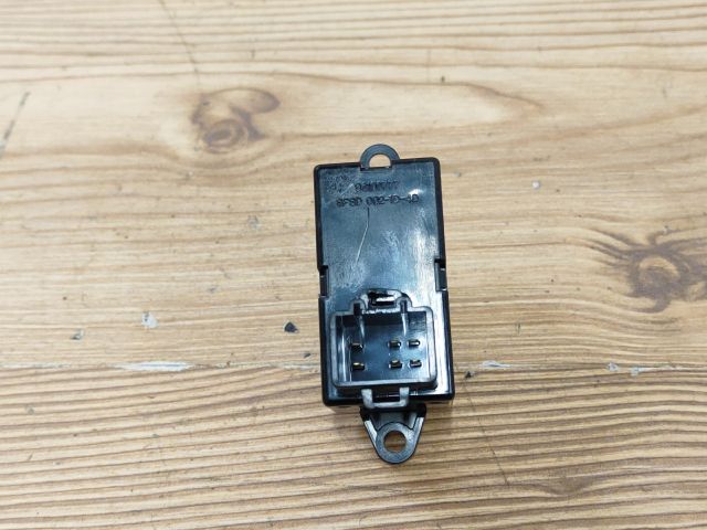 bontott CHEVROLET TACUMA Bal hátsó Ablakemelő Kapcsoló