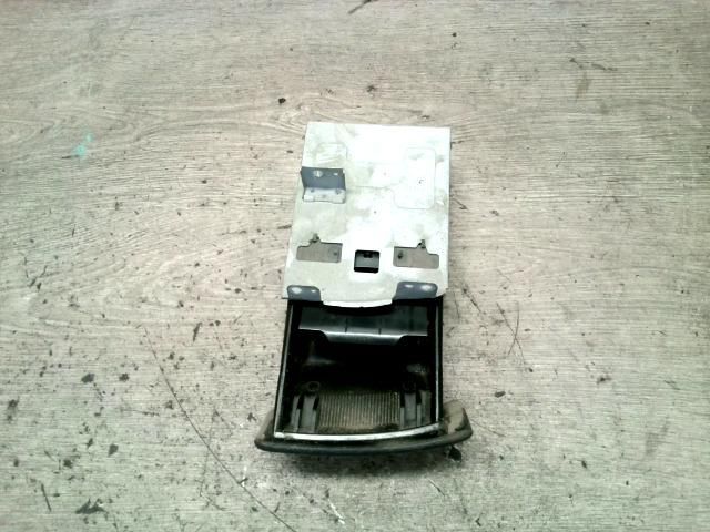 bontott CHEVROLET TACUMA Első Hamutartó