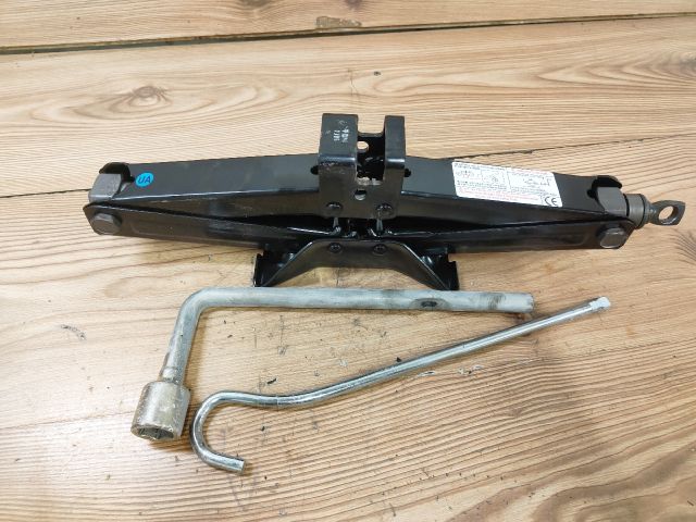 bontott CHEVROLET TACUMA Emelő