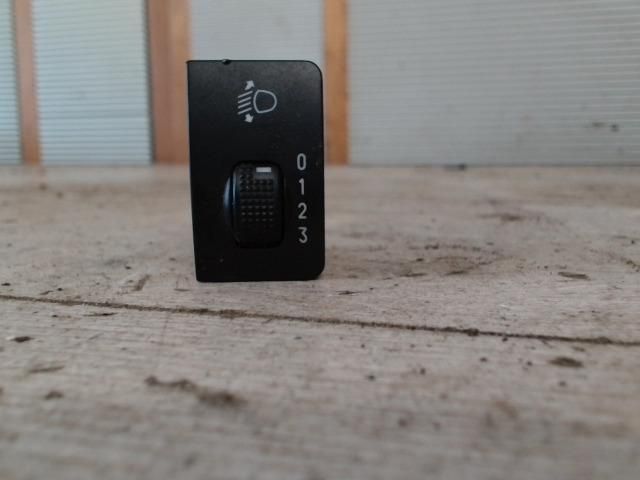 bontott CHEVROLET TACUMA Fényszórómagasság Állító Kapcsoló