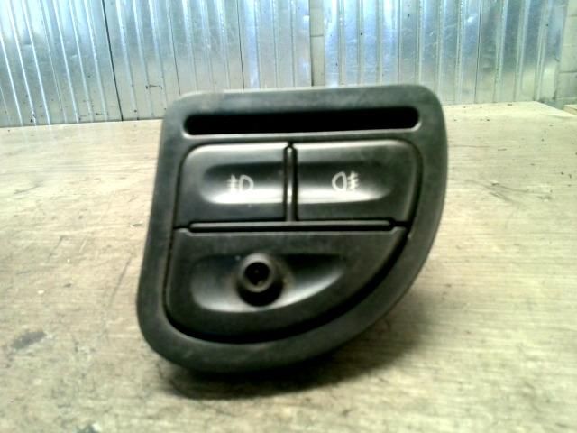 bontott CHEVROLET TACUMA Hátsó Ködzárófény Kapcsoló