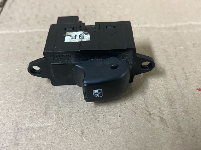 bontott CHEVROLET TACUMA Jobb első Ablakemelő Kapcsoló