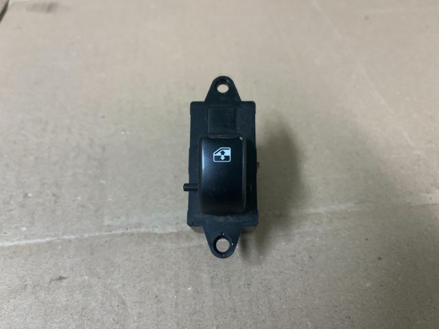 bontott CHEVROLET TACUMA Jobb első Ablakemelő Kapcsoló