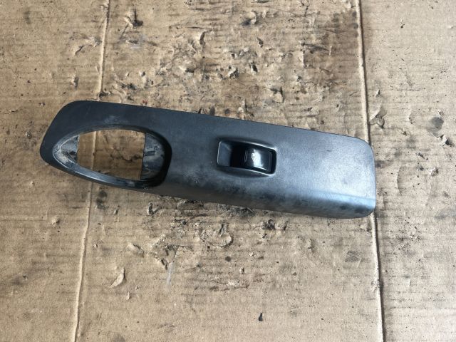 bontott CHEVROLET TACUMA Jobb első Ablakemelő Kapcsoló