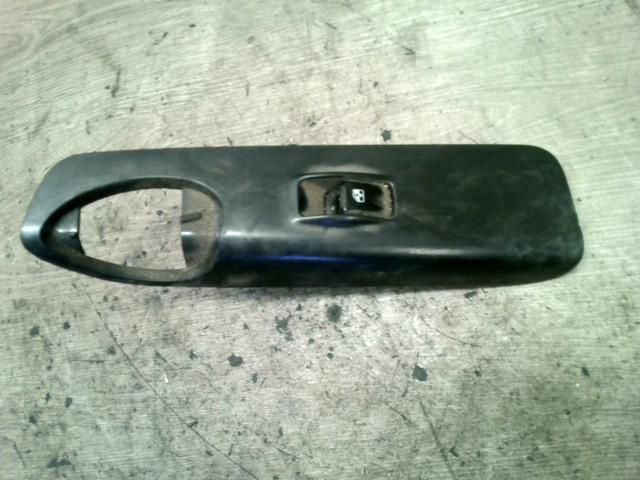 bontott CHEVROLET TACUMA Jobb első Ablakemelő Kapcsoló