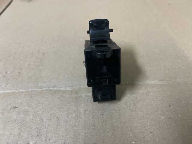 bontott CHEVROLET TACUMA Jobb első Ablakemelő Kapcsoló