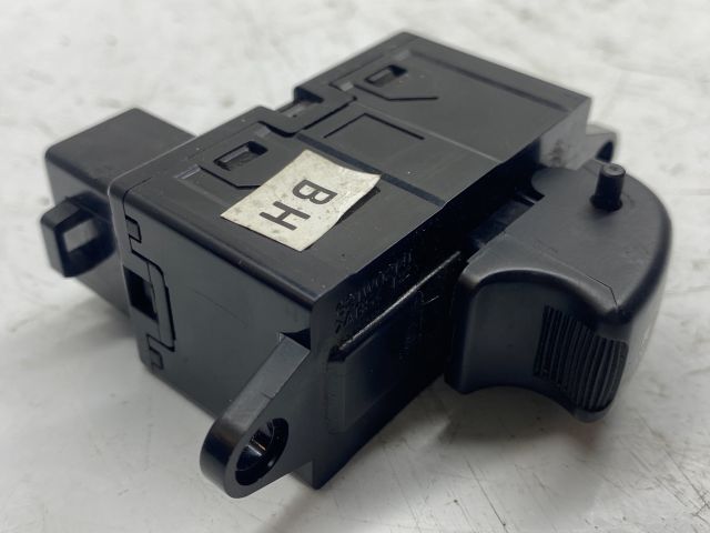 bontott CHEVROLET TACUMA Jobb hátsó Ablakemelő Kapcsoló