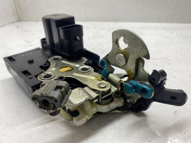 bontott CHEVROLET TACUMA Jobb hátsó Ajtózár