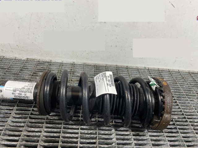 bontott CHRYSLER 300 Első Rugó