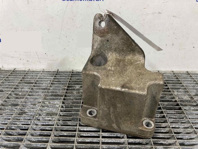 bontott CHRYSLER 300 Motor Tartó Bak Bal