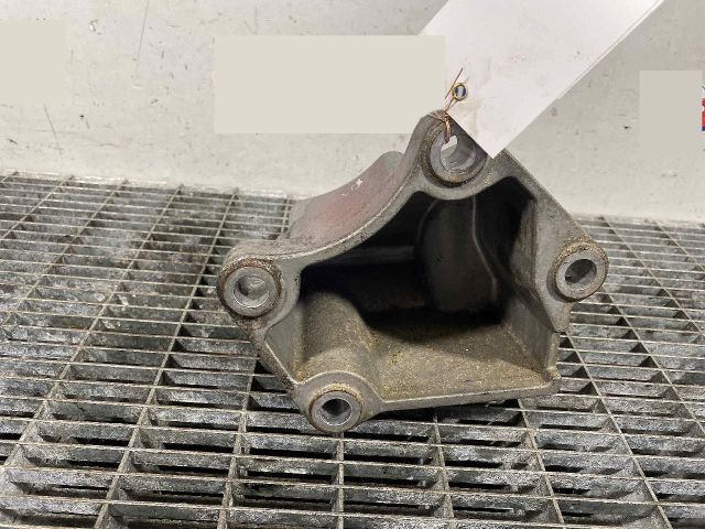 bontott CHRYSLER 300 Motor Tartó Bak Jobb